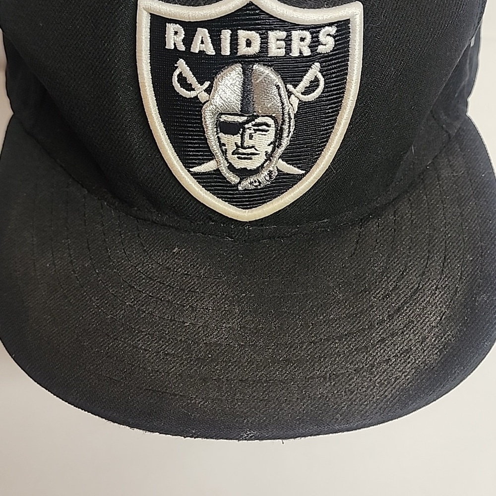 NFL Vintage 59Fifty New Era 8 63.5cm Black Raiders Well- Loved Unisex Cap - Picture 2 of 11